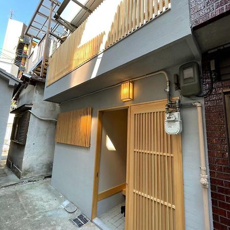 Tamatsukan 玉津館, Kansai Airport 關西空港 57 Mins, Namba 6 Mins, Nihonbashi 4 Mins, Universal Studio 37 Mins, Nara 30 Mins, Walk Jr Tsuruhashi 7 Mins, Early Check In Osaka Exterior photo